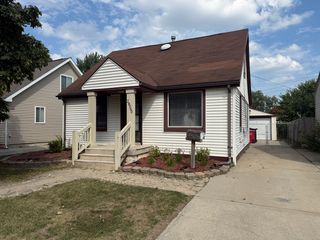 28060 Rosemont St, Roseville, MI 48066