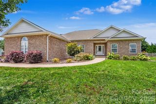 317 Thistle Ln, Statesville, NC 28625
