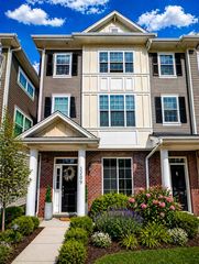 1209 Parker Dr, Glenview, IL 60025