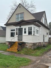605 Adams Ave, Sault Sainte Marie, MI 49783