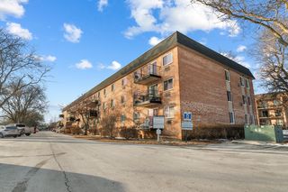 1001 N  Mill St #302, Naperville, IL 60563