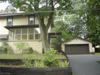 1530 Overlook Dr, Akron, OH 44314
