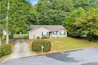 712 Rosalind St, Opelika, AL 36801