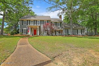718 Country Place Dr, Pearl, MS 39208