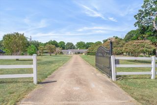 1609 E  Farmers Rd, Seagoville, TX 75159