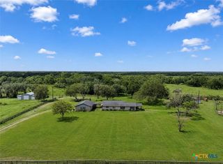 21126 Highway 111, Louise, TX 77455
