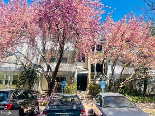 7715 Lafayette Forest Dr #101, Annandale, VA 22003