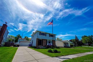 5079 Chapman Pkwy, Hamburg, NY 14075