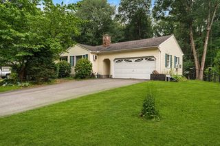 22 Carillon Cir, Easthampton, MA 01027