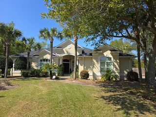 1194 Grand Pointe Dr, Gulf Breeze, FL 32563