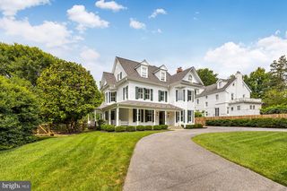 6208 Wisconsin Ave, Chevy Chase, MD 20815