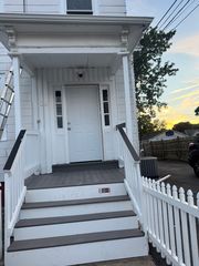 11 Greenwood Rd #2, Brockton, MA 02301