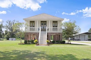 45343 John Sheets Rd, Saint Amant, LA 70774