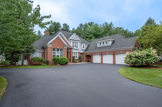 4 Crestwood Lane, Nashua, NH 03062