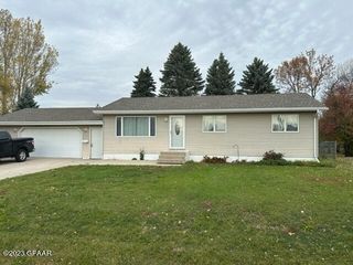 509 4th St, Thompson, ND 58278