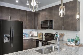1001 Marina Village Dr #423, Mount Holly, NC 28120