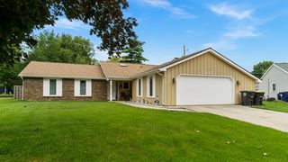 7227 Mowhawa Dr, Fort Wayne, IN 46815