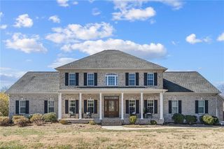 5809 Elkton Dr, Oak Ridge, NC 27310