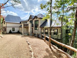 494 E Ridge Road, Cashiers, NC 28717