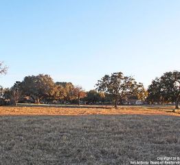 608 JACK NICKOLAUS DR LOT 5A, Devine, TX 78016