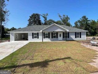 124 Red Hawk Ct, Waynesville, GA 31566