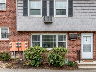 114 Old Farms Ln   #114, New Milford, CT 06776