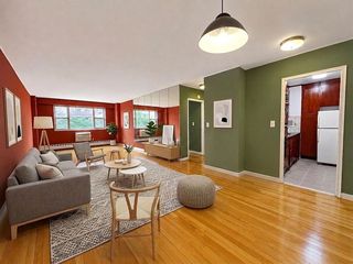 5230 39th Dr #5C, Woodside, NY 11377