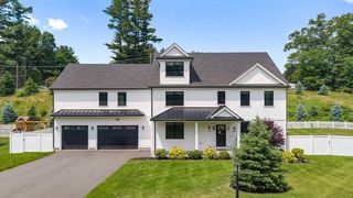 1 Lincoln Ct, Medfield, MA 02052