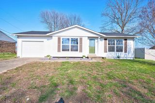 1313 Mayfair Dr, Boonville, IN 47601