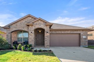 708 Key Deer Dr, Burleson, TX 76028