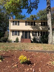 14 Partridge Rd, Medfield, MA 02052