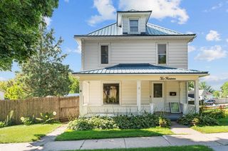 214 11th St, Baraboo, WI 53913