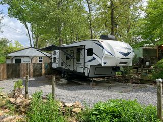 44 Arapaho Trl, Crossville, TN 38572