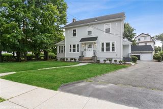 52 Lynton Place, White Plains, NY 10606
