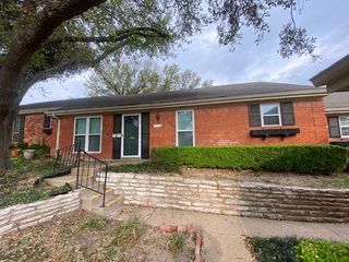 5208 Lake Shore Dr, Waco, TX 76710