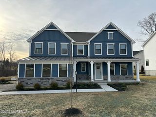 41 Charleston Street, Farmingdale, NJ 07727