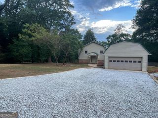 371 Oak Hill Rd, Covington, GA 30016
