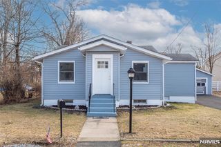 454 S  Riverview Dr, Totowa, NJ 07512
