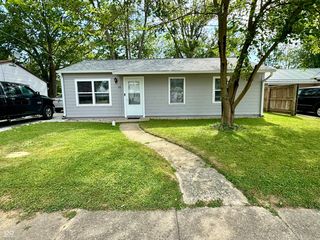22 Center Dr, Crawfordsville, IN 47933