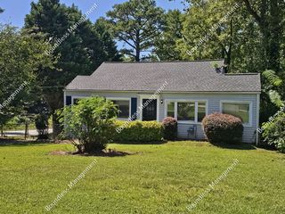 561 Allendale Dr, Decatur, GA 30032