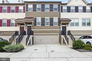 490 Rowan St, Warminster, PA 18974