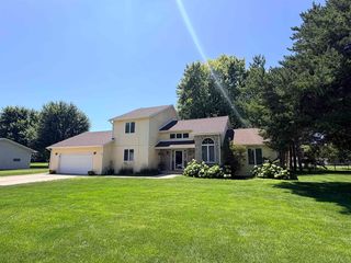 9308 S Canal Road, North Platte, NE 69101
