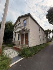 14 122nd St #1, Troy, NY 12182