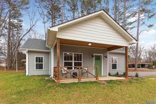 303 4th St NE, Arab, AL 35016
