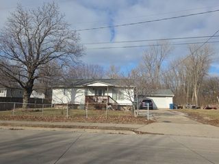 2309 Morton Dr, East Moline, IL 61244