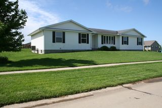 518 Boulder Dr, Center Point, IA 52213