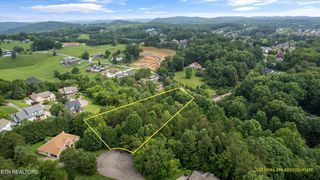 8014 Fieldstone Rd, Knoxville, TN 37938