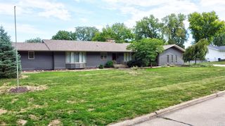 4412 Manor Cir, Sioux City, IA 51104