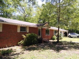 141 W  Oak St, Cheraw, SC 29520
