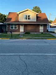 112 N  Main St, Smithton, IL 62285